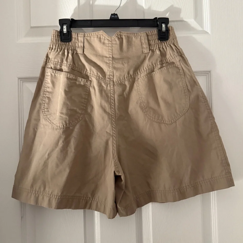 Chaus Sport Pleated Shorts Size 8 Vintage Tan